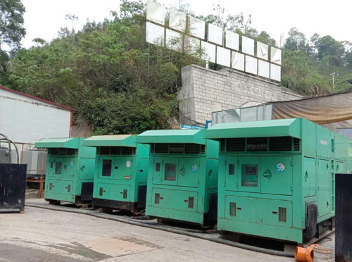 大同先进的应急发电机系统中智能监测和控制系统如何确保电压稳定？