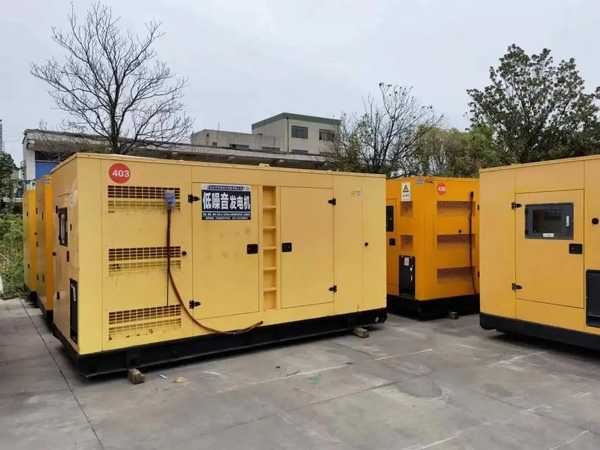 大同如何检查柴油发电机的空气滤清器是否需要更换？